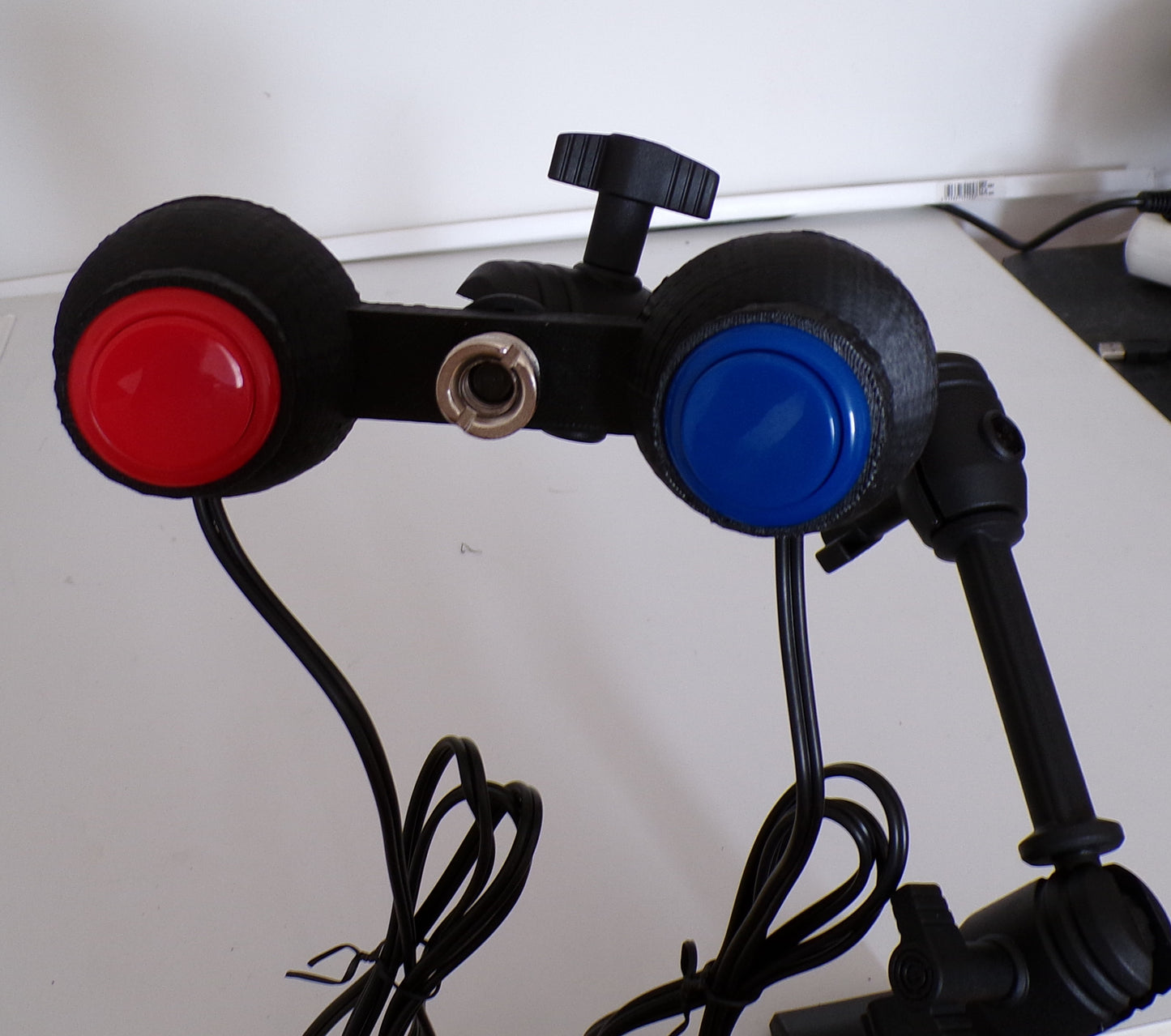 Double mounting arm for Logitech switch