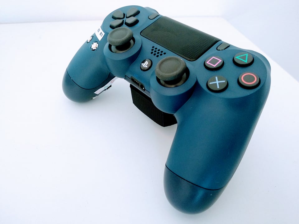 Manette PS4 adaptée pour main gauche