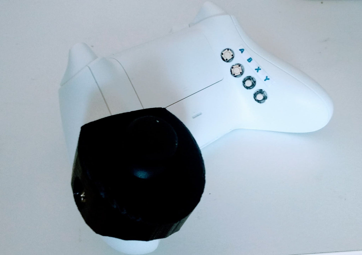 XBOX controller suitable for left hand