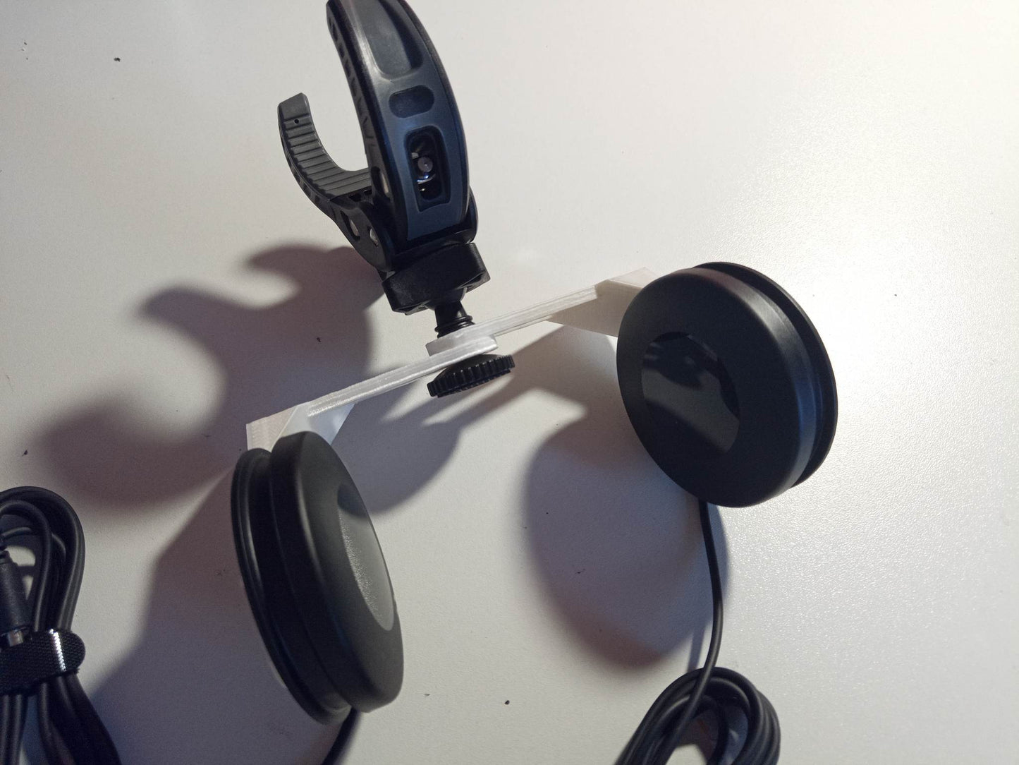 Elbow fixing clamp for 2 Logitech switches