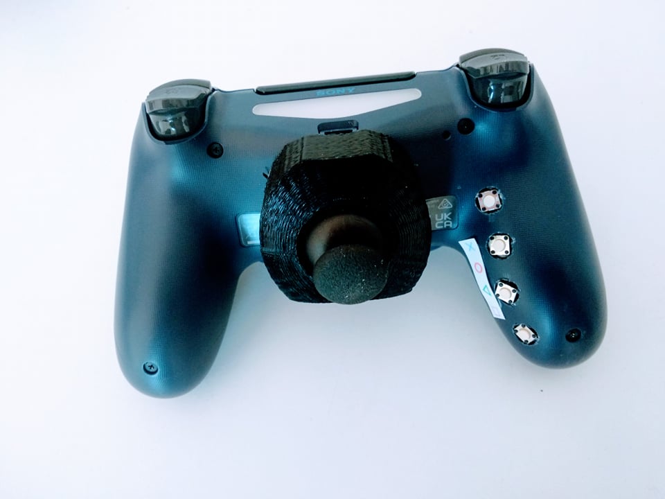 Manette PS4 adaptée pour main gauche