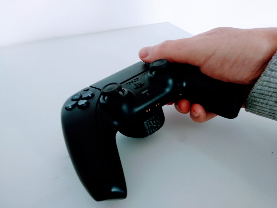 Manette PS5 Dualsense adaptée main droite
