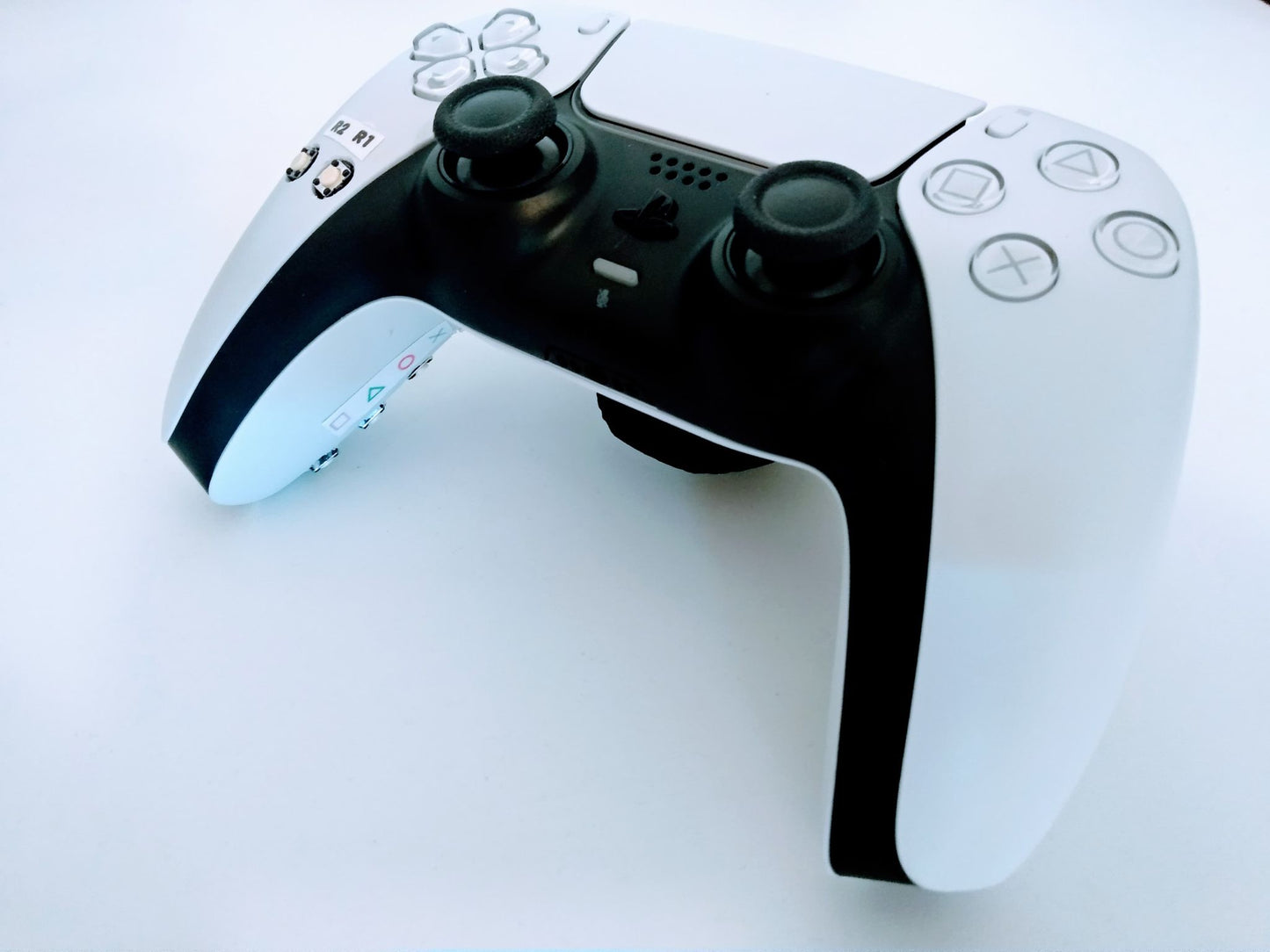 PS5 Dualsense controller suitable for left hand