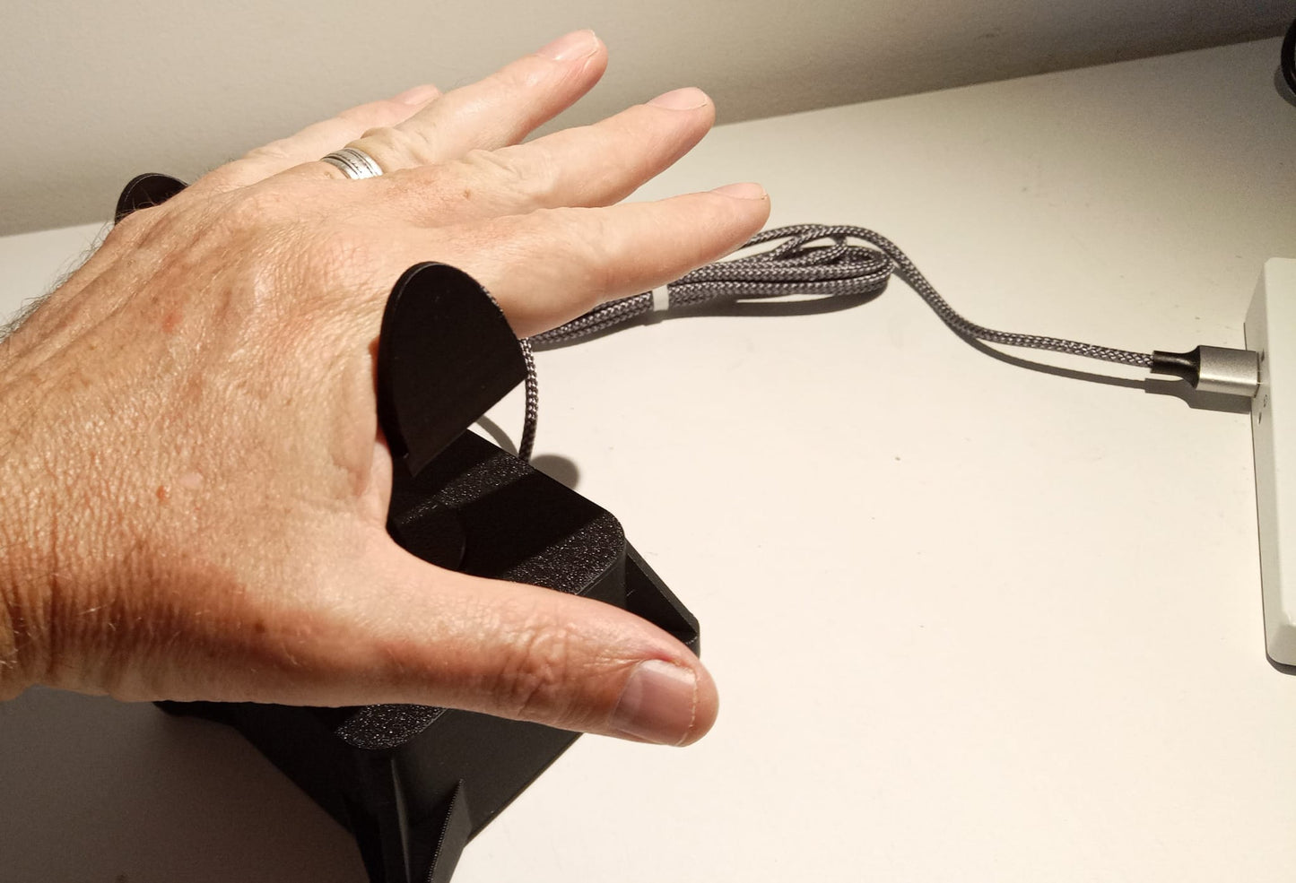Arcade joystick with ball
